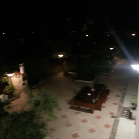 La Casetta Di Nives Frühstückspension *